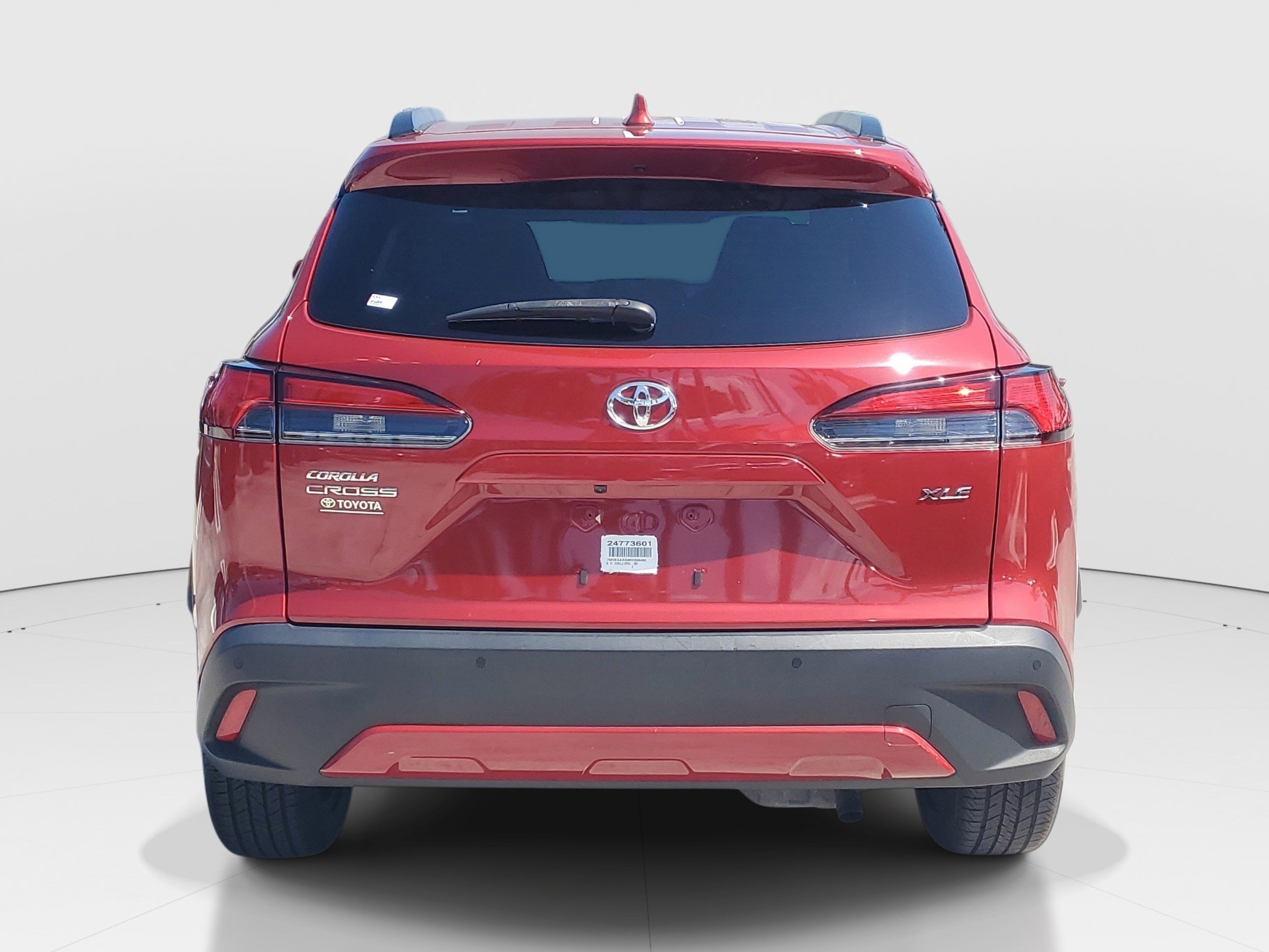 Used 2022 Barcelona Red Metallic Toyota XLE image 4