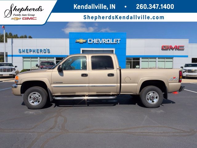 Used 2004 Beige GMC SLE image 1