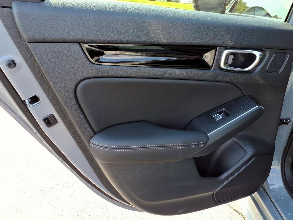 Used 2025 Urban Gray Pearl Honda Sport image 11