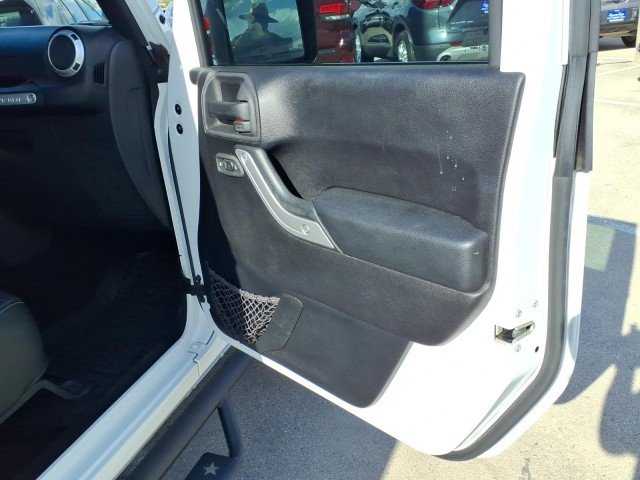 Used 2016 White Jeep Rubicon image 13