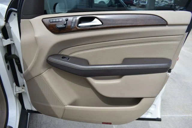 Used 2012 White Mercedes-Benz ML 350 image 20