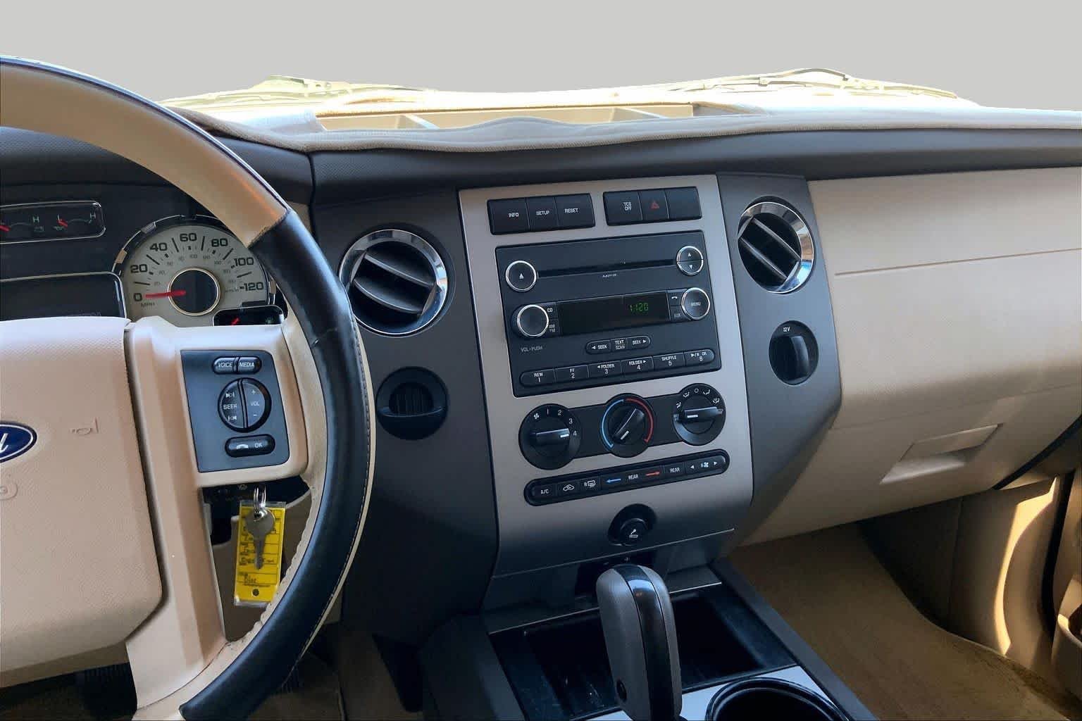 Used 2014 Blue Jeans Metallic Ford XLT image 5