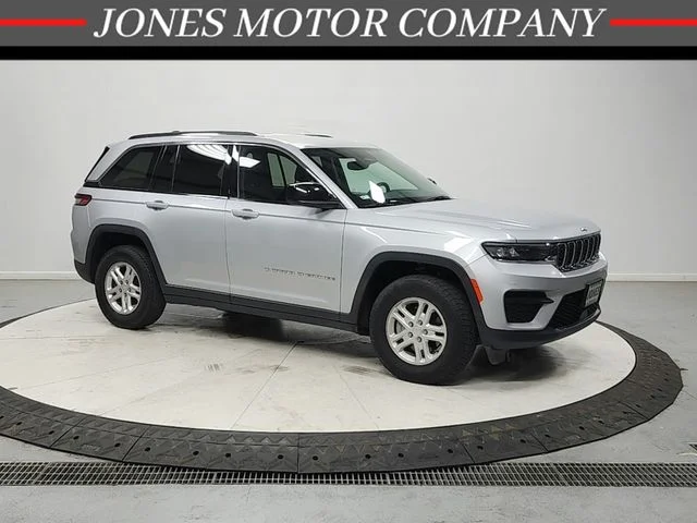 2024 Jeep Grand Cherokee Laredo 4x4's photo