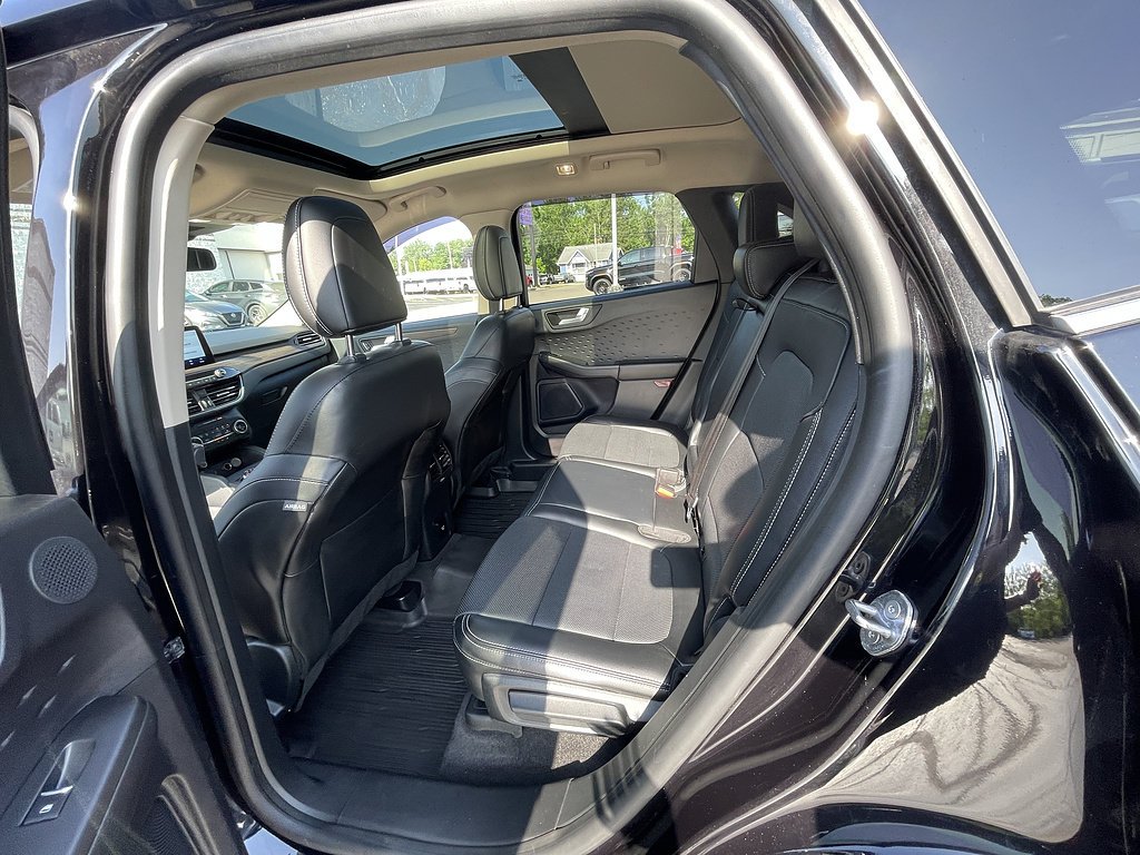 Used 2020 Agate Black Metallic Ford Titanium image 20