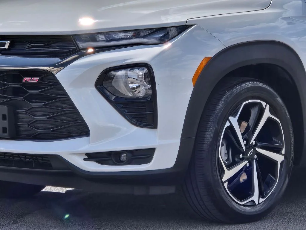 Used 2022 White Chevrolet RS image 2