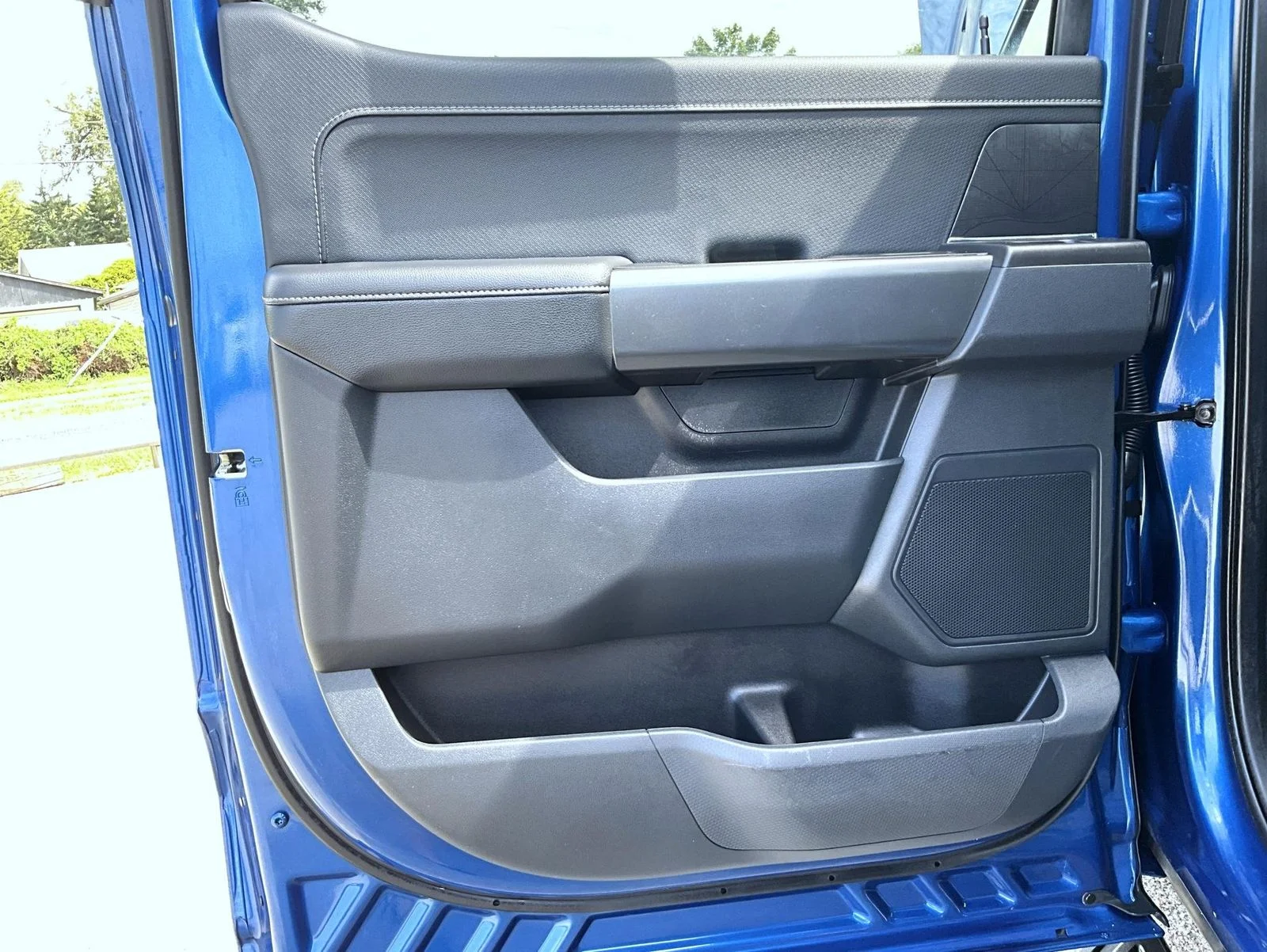Used 2023 Blue Ford XLT image 24