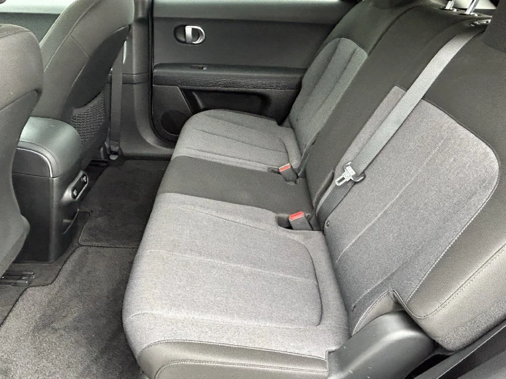 Used 2024 White Hyundai SEL image 14