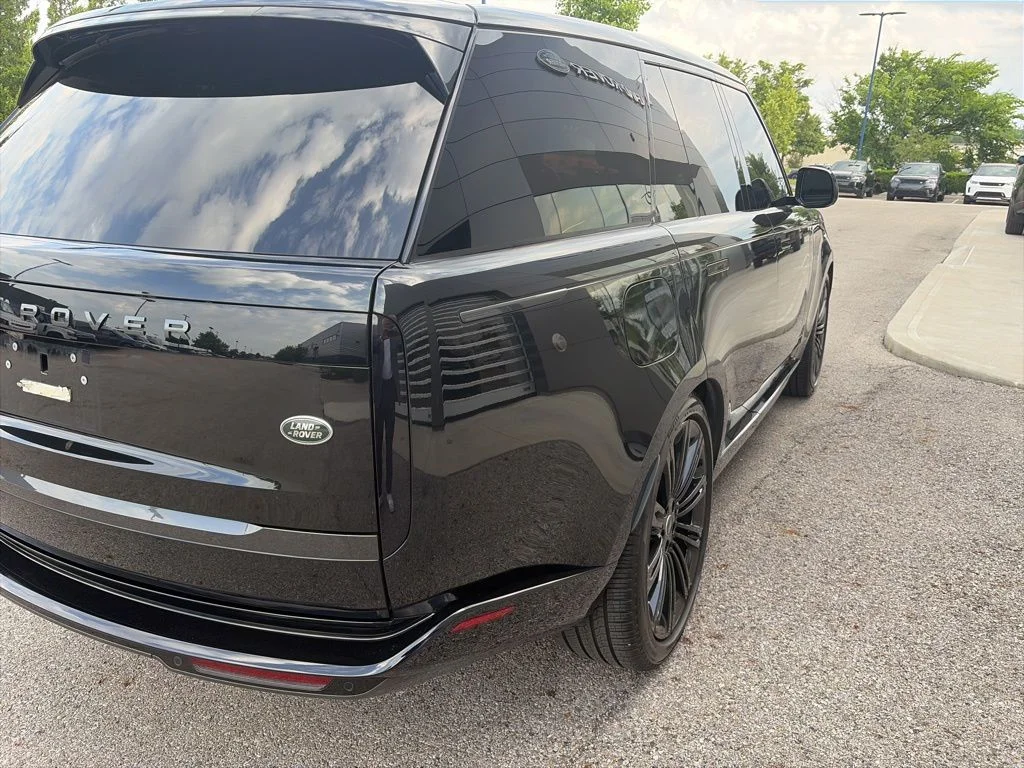 Certified Used 2023  Land Rover SE image 6