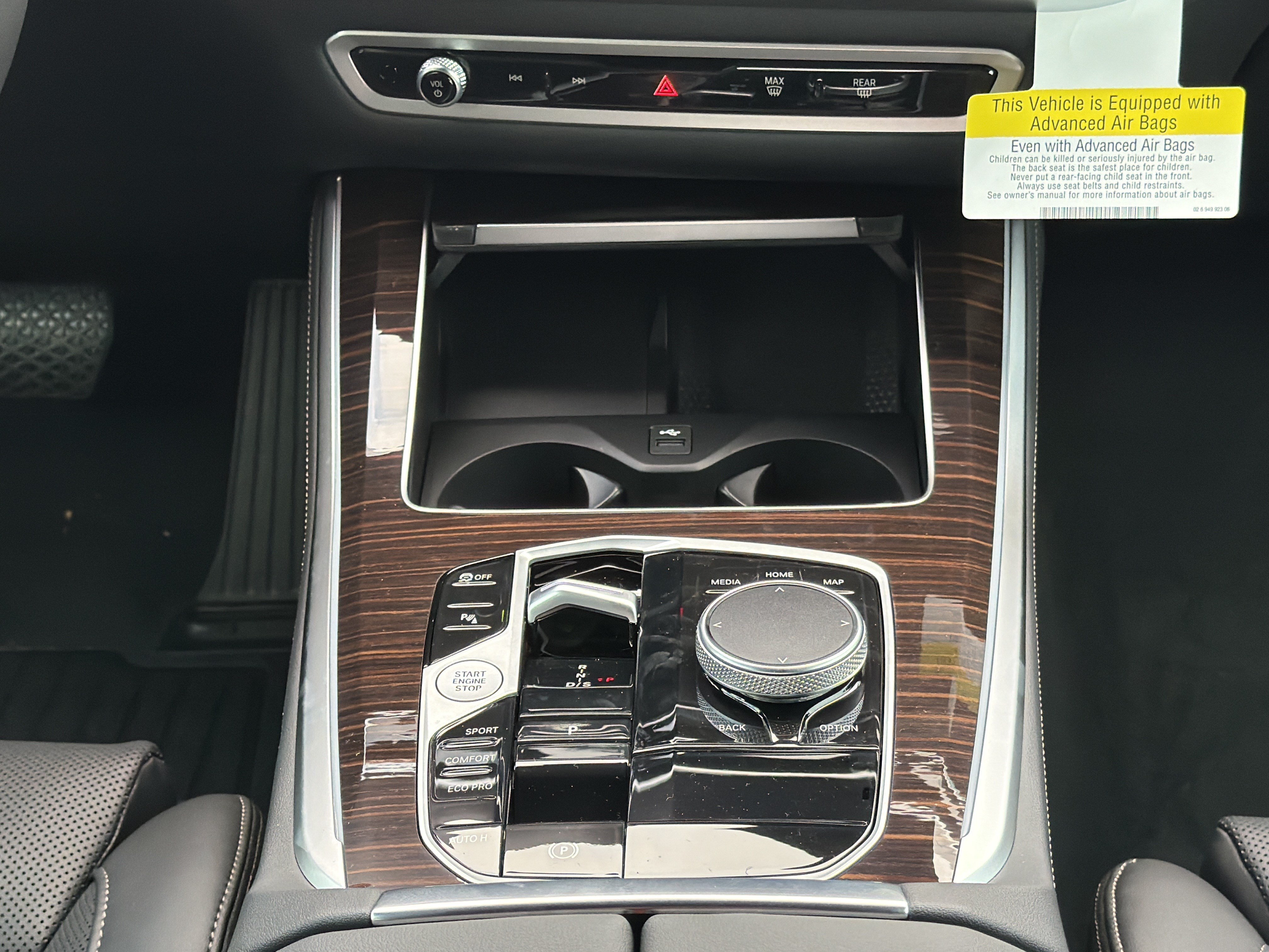 New 2026 Skyscraper Grey Metallic BMW sDrive40i image 6