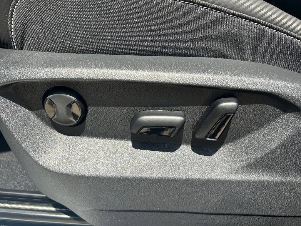 New 2026 Silver Volkswagen 2.0T SE w/Technology image 57