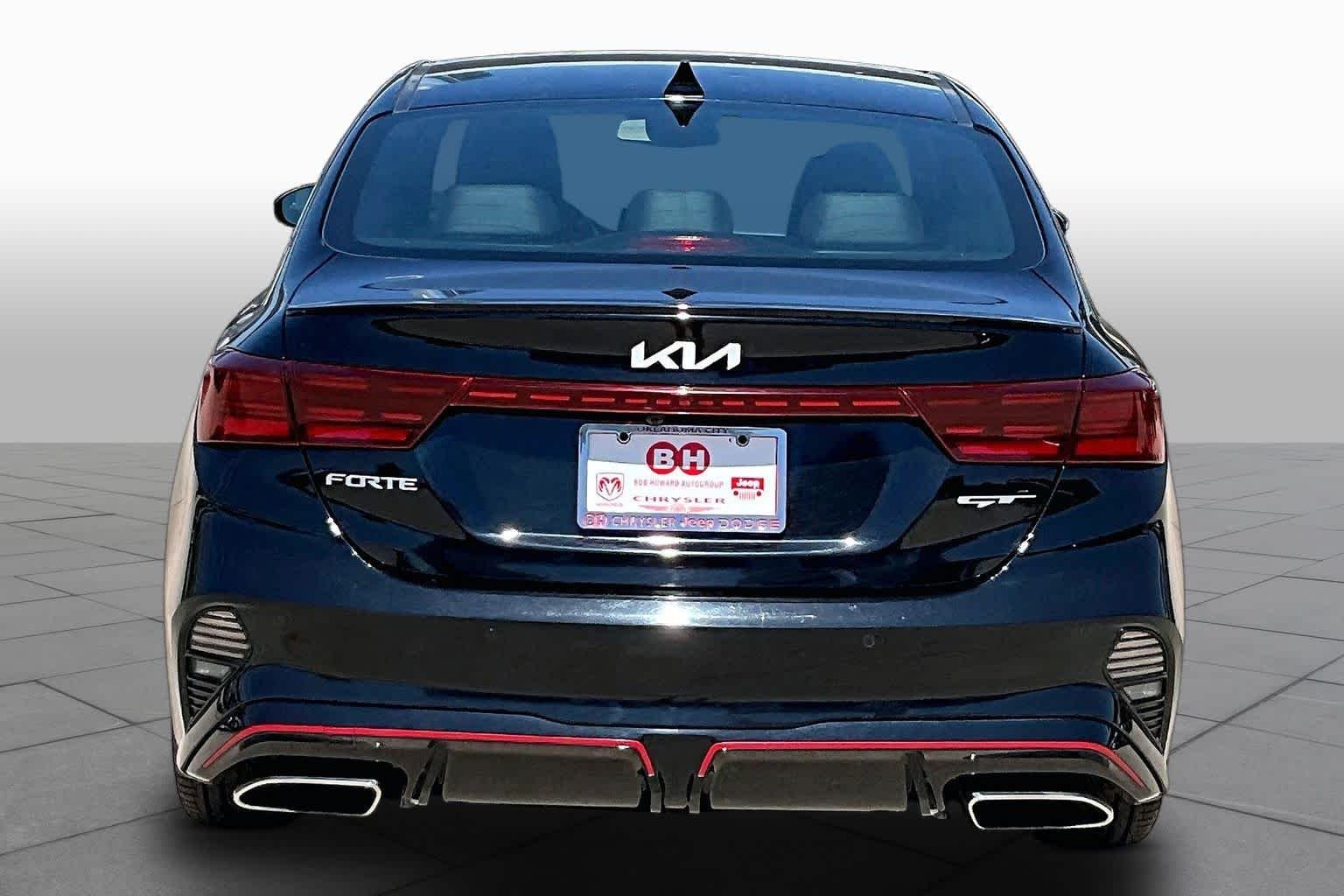 Used 2022 Aurora Black Kia GT image 4