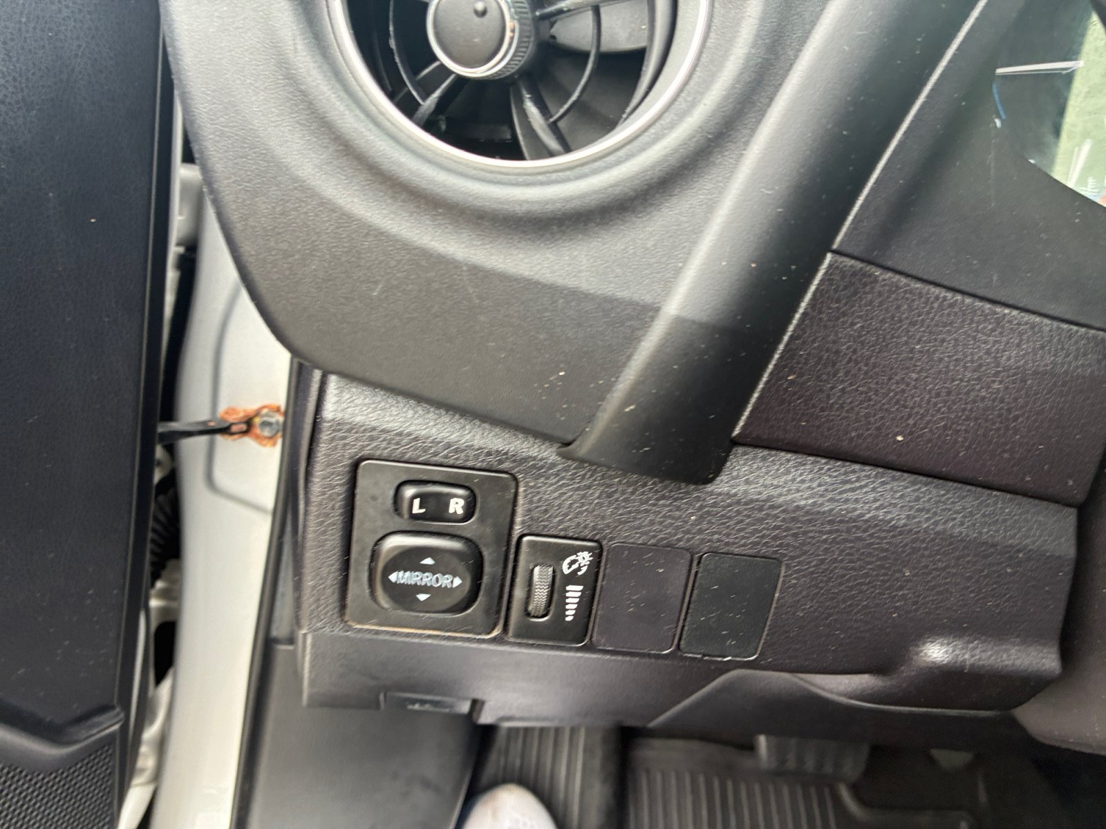 Used 2018 Classic Silver Metallic Toyota LE image 17
