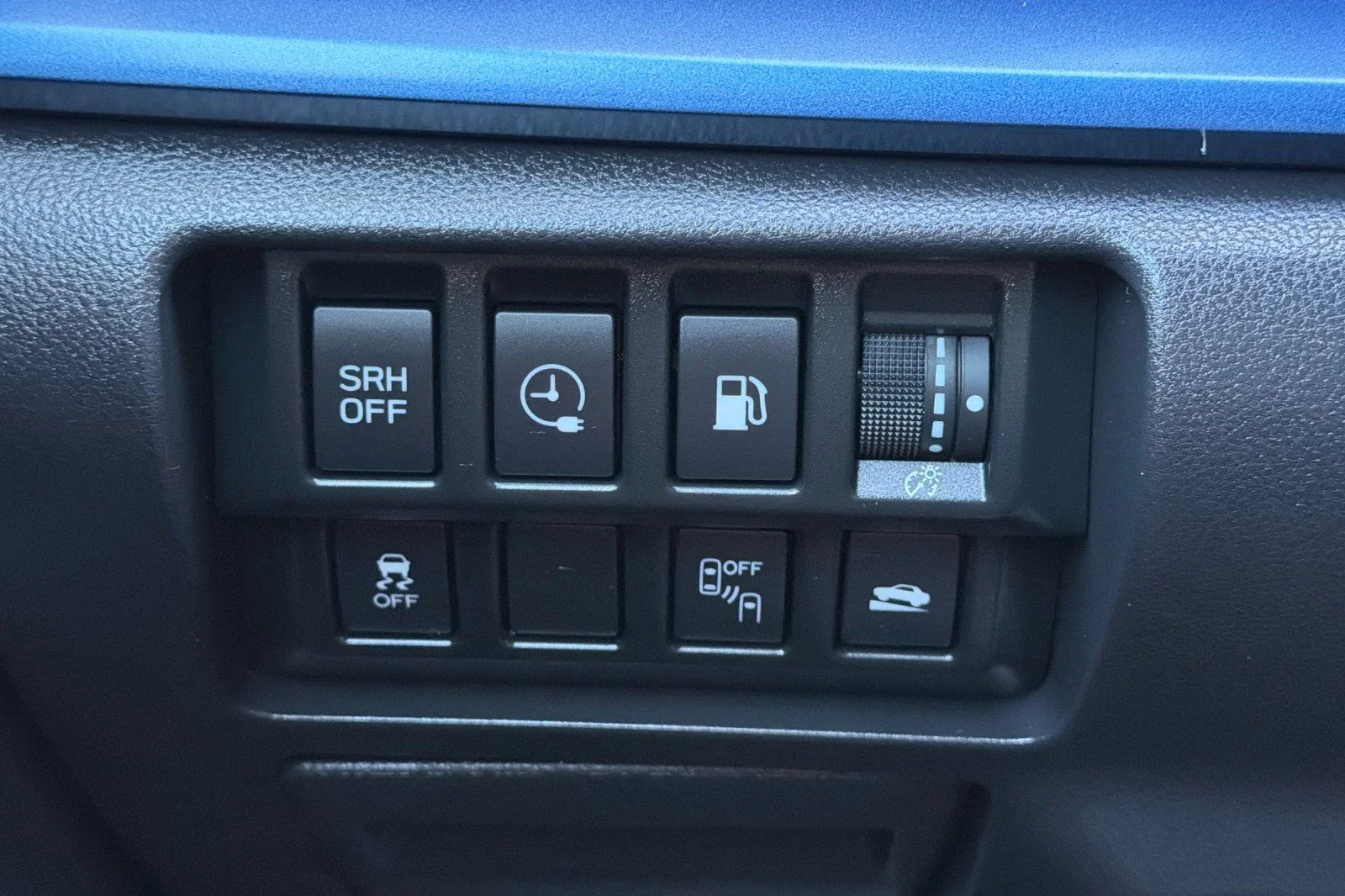 Used 2019 White Subaru Hybrid image 35