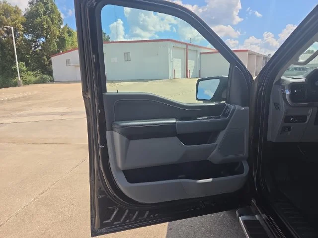 Used 2024 Black Ford XLT image 10