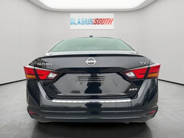 Used 2023 Black Nissan 2.5 SV image 4