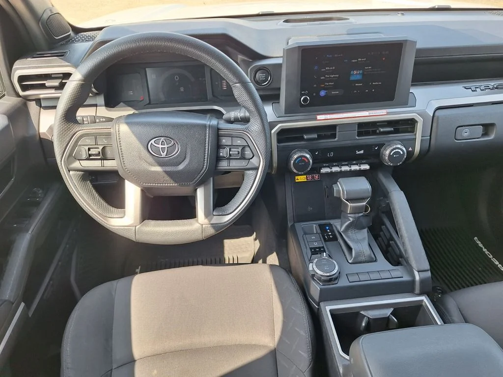 Used 2025 White Toyota SR5 image 9