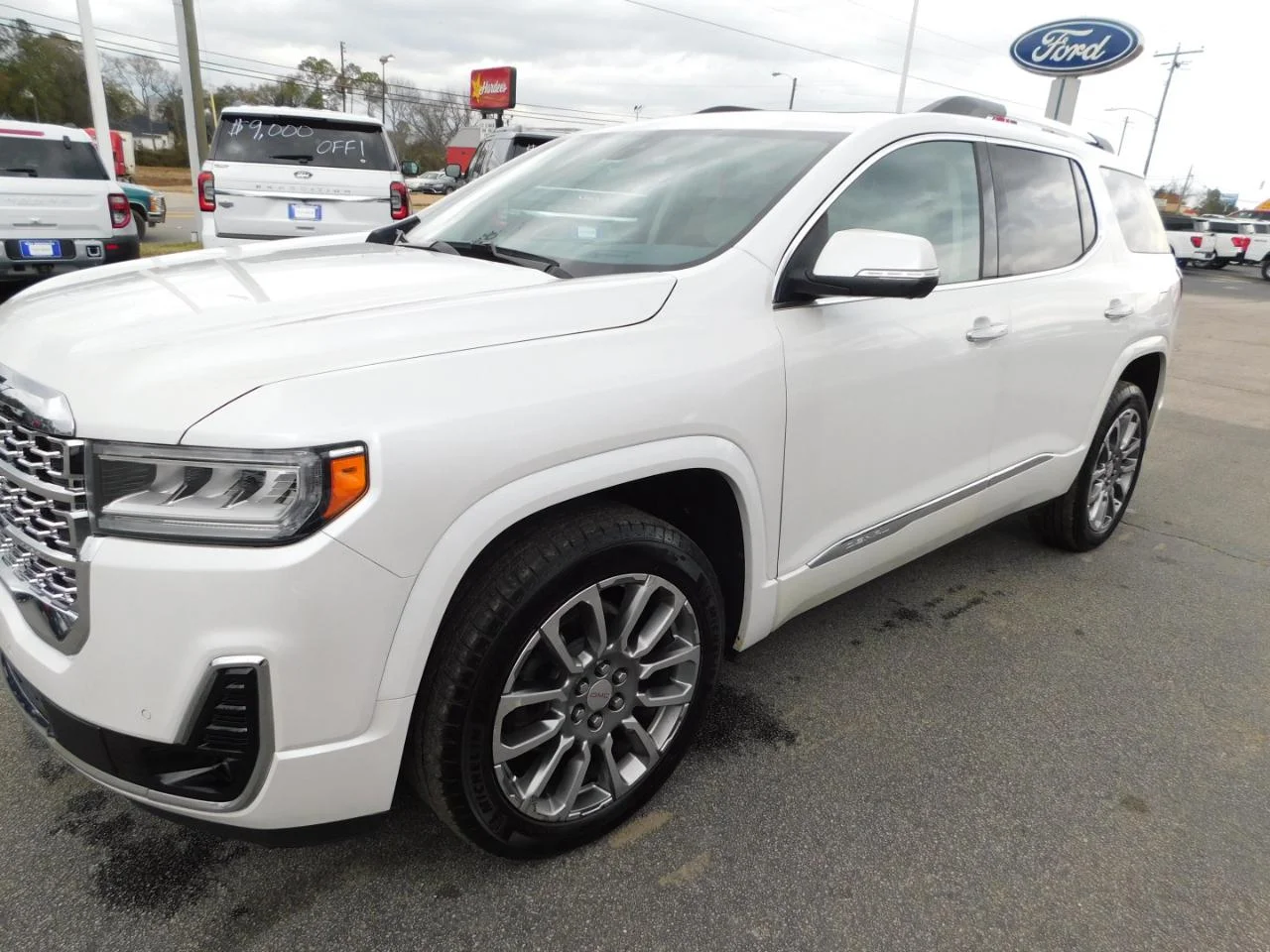 Used 2022 White GMC FWD 4DR DENALI image 4