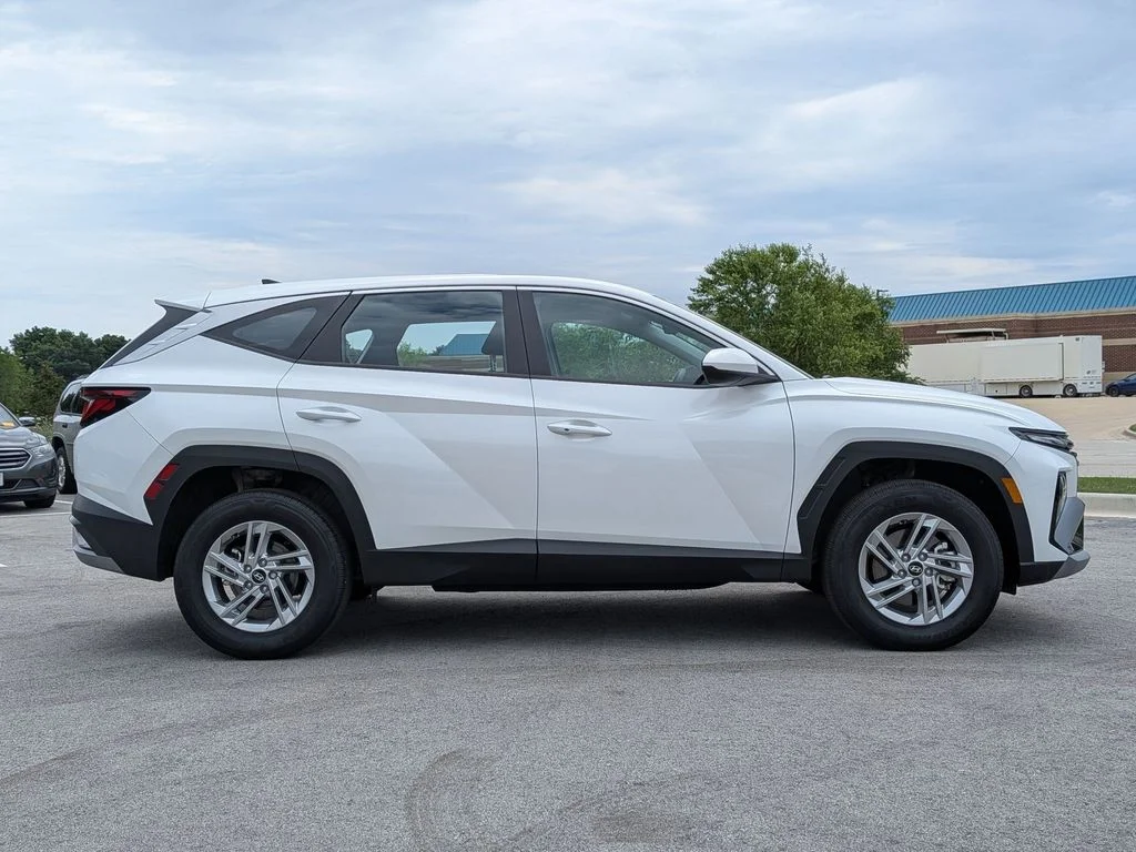 Used 2025 White Hyundai SE image 8
