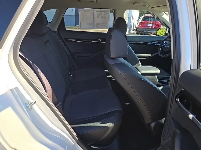 Used 2024 White Kia S image 32