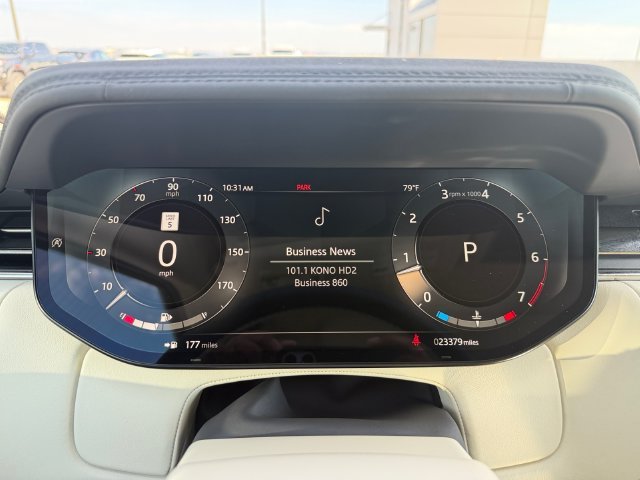 Used 2023 White Land Rover SE image 14