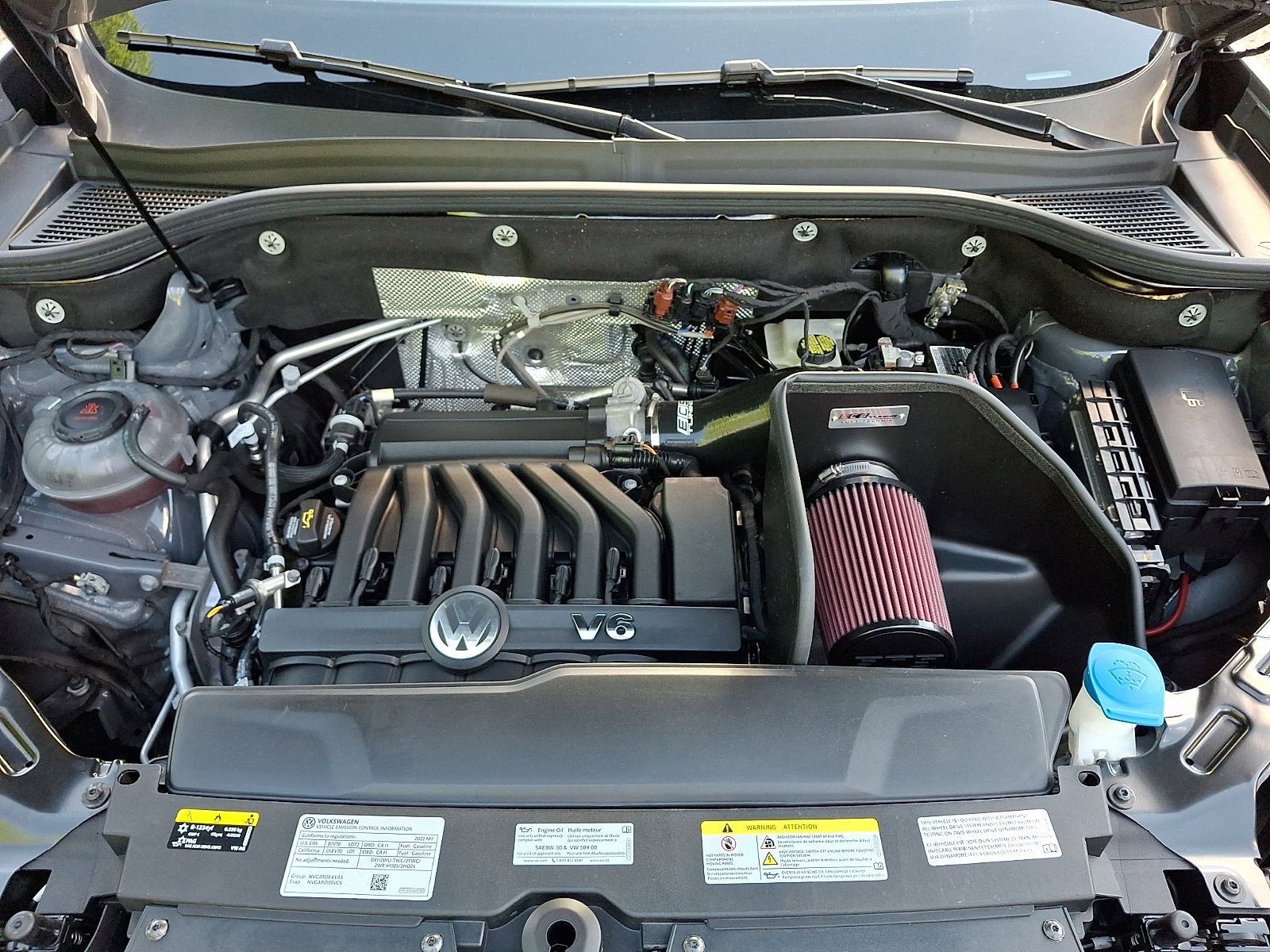 Used 2022 Pure Gray Volkswagen 3.6L V6 SEL Premium R-Line image 30