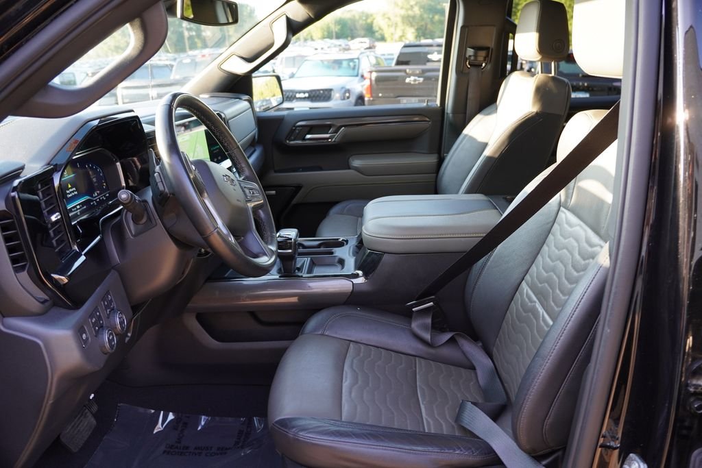 Used 2023 Black Chevrolet ZR2 image 16