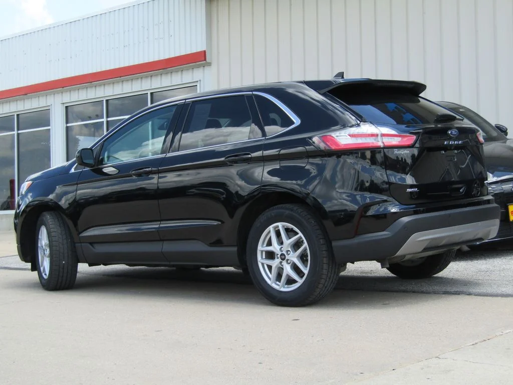 Used 2024 Black Ford SEL image 10
