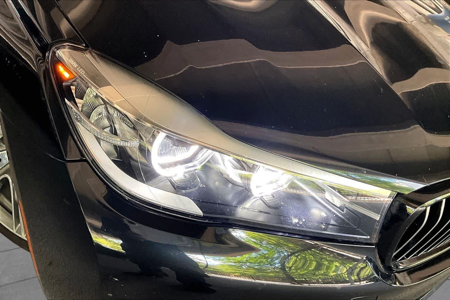 Used 2018 Black Sapphire Metallic BMW 740i image 27