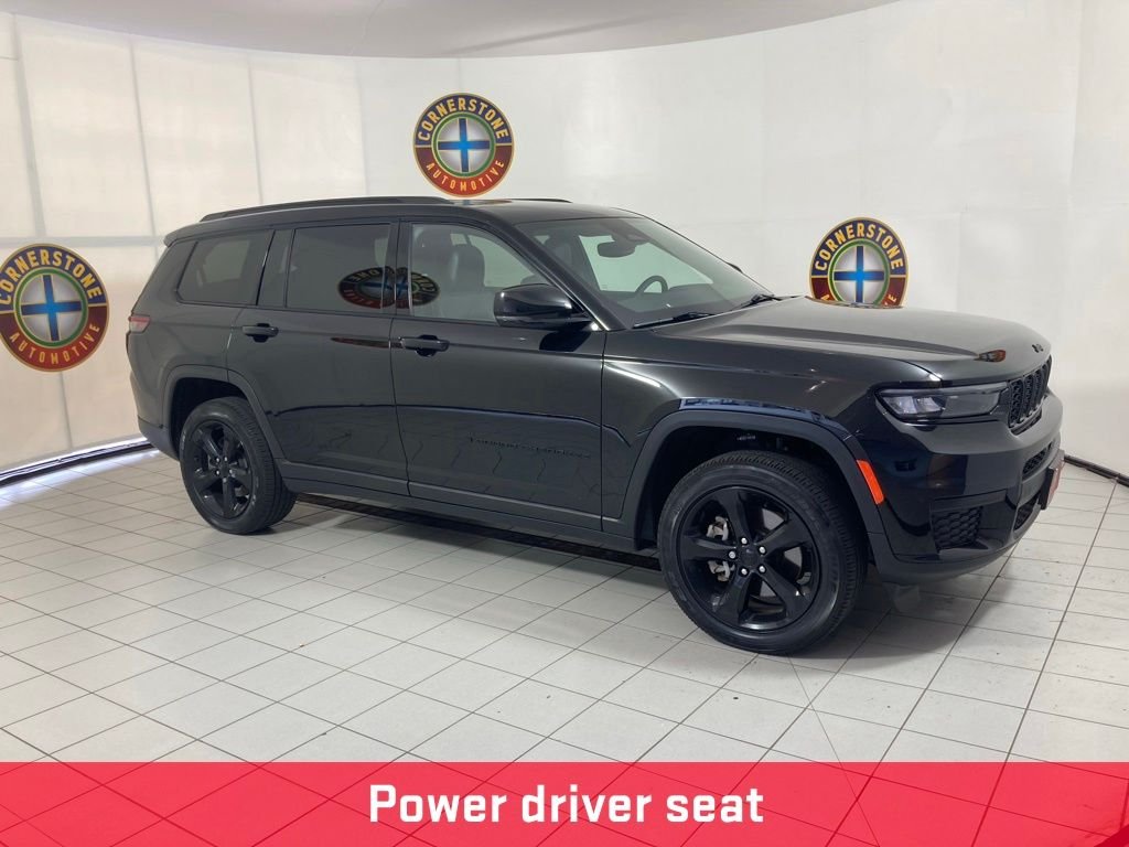 Used 2023 Black Jeep Altitude image 21