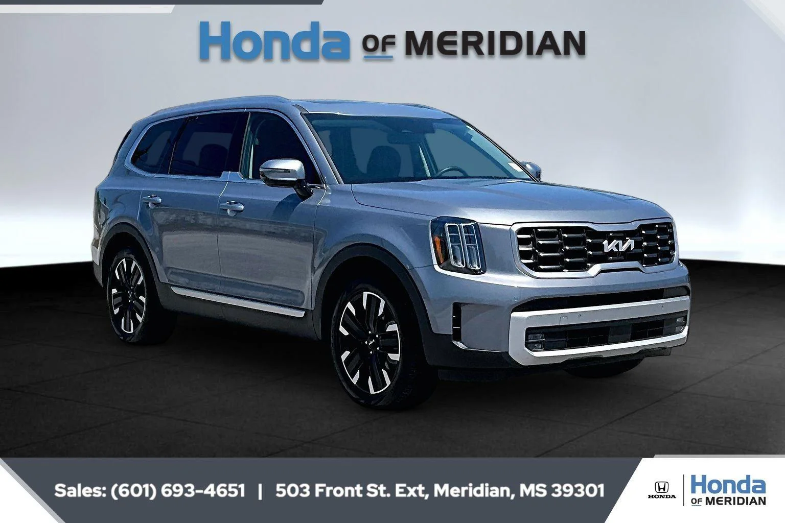 Used 2025 Everlasting Silver Kia SX image 1