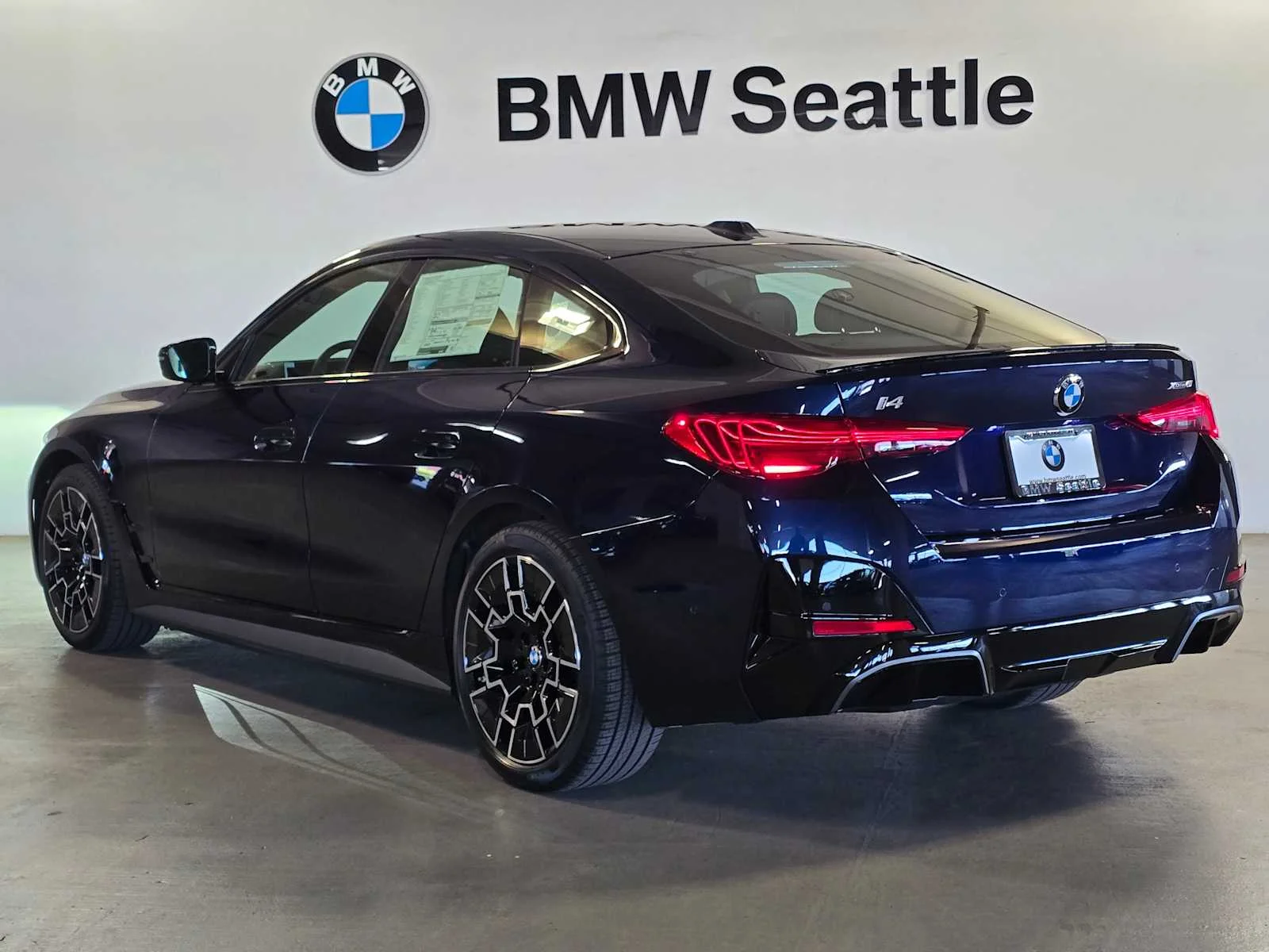 New 2026 Tanzanite Blue II Metallic BMW xDrive40 image 4
