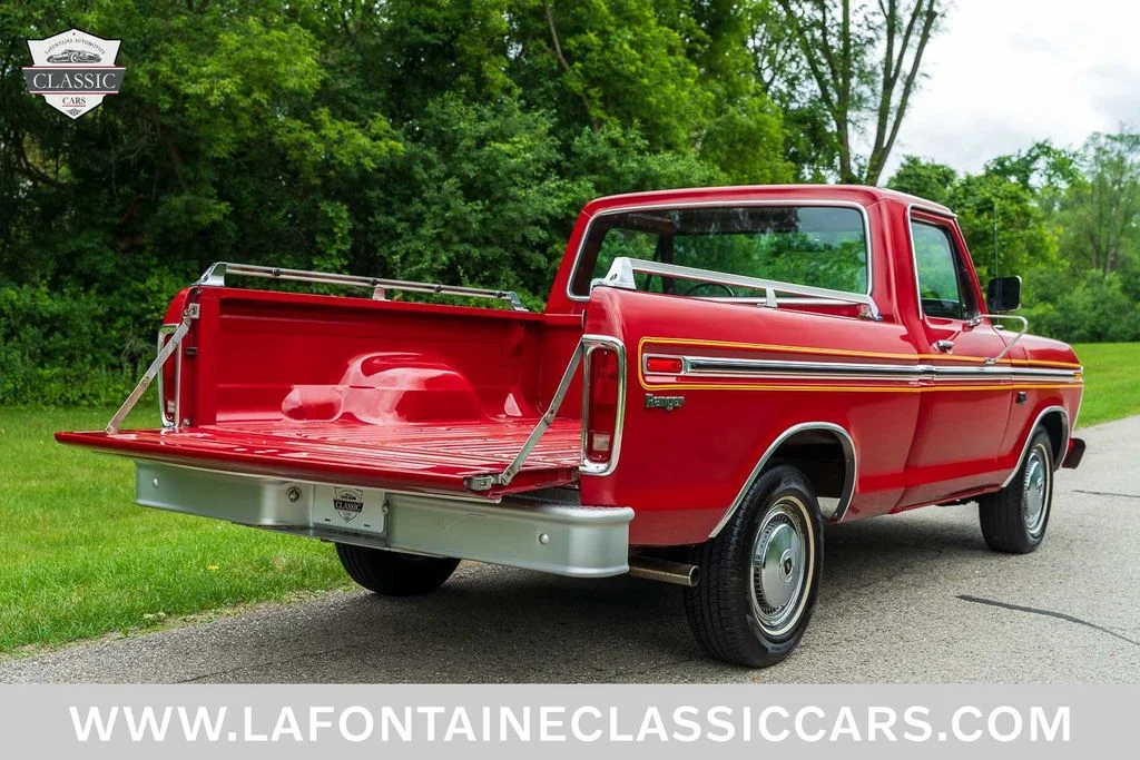 Used 1975 Red Ford  image 57