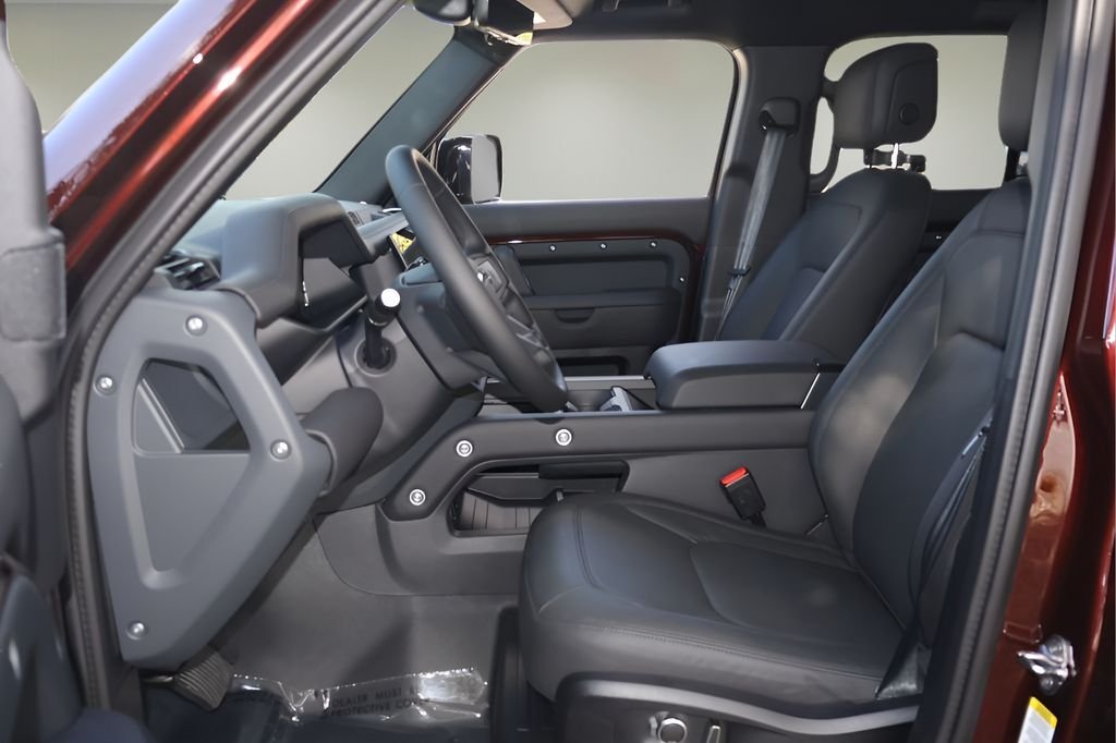 New 2026 Sedona Red Land Rover S image 11
