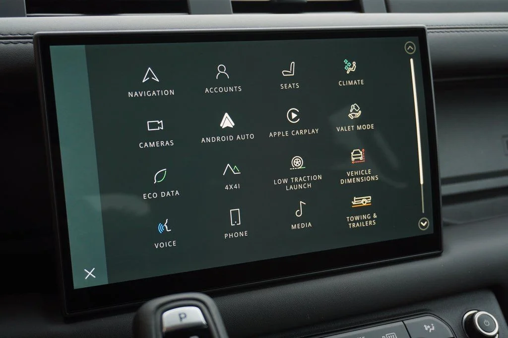 Certified Used 2025 Black Land Rover X-Dynamic SE image 24