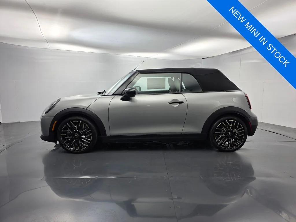 New 2026 Silver MINI Signature Plus image 8