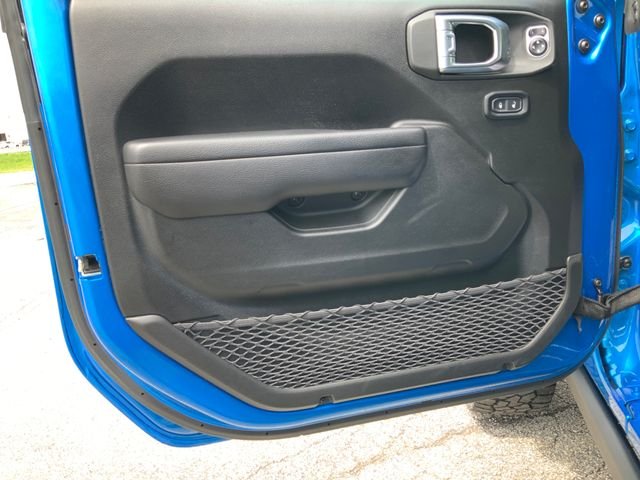 Used 2024 Blue Jeep Mojave image 12