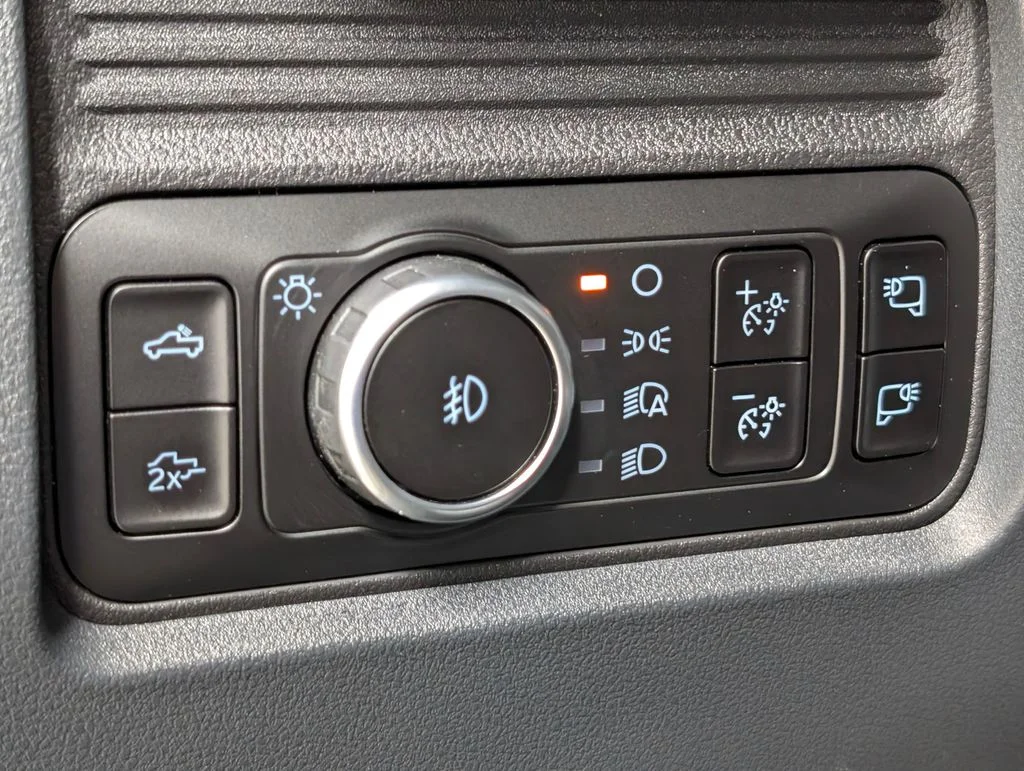 New 2026 Oxford White Ford F-250® Lariat® image 13