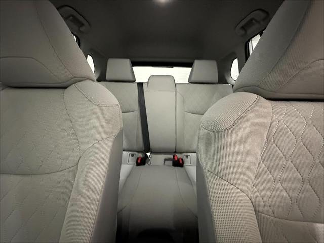 Certified Used 2022 Wind Chill Pearl Toyota L image 17