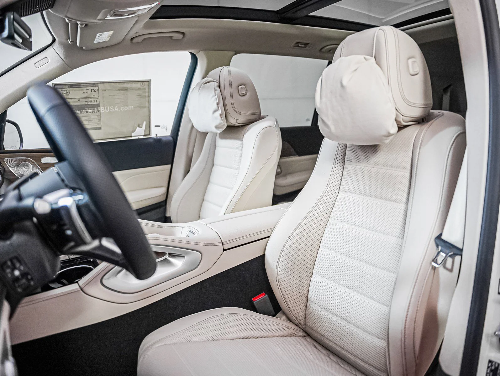 New 2026 Polar White Mercedes-Benz 4MATIC® image 11
