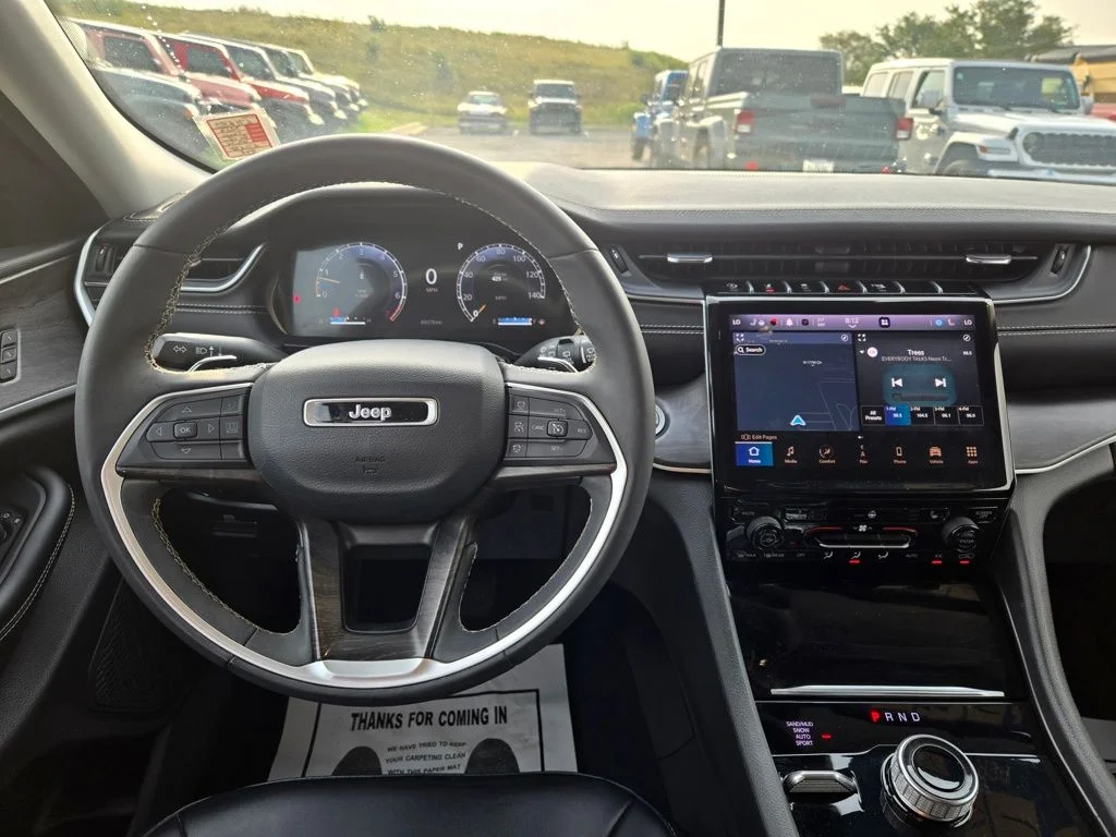 Used 2023 White Jeep Limited image 17