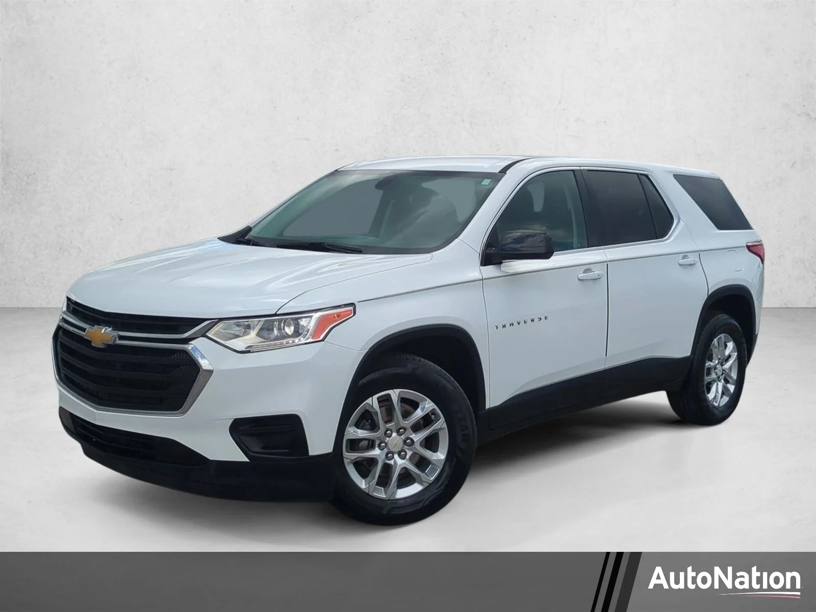 Used 2019 Summit White Chevrolet LS image 1