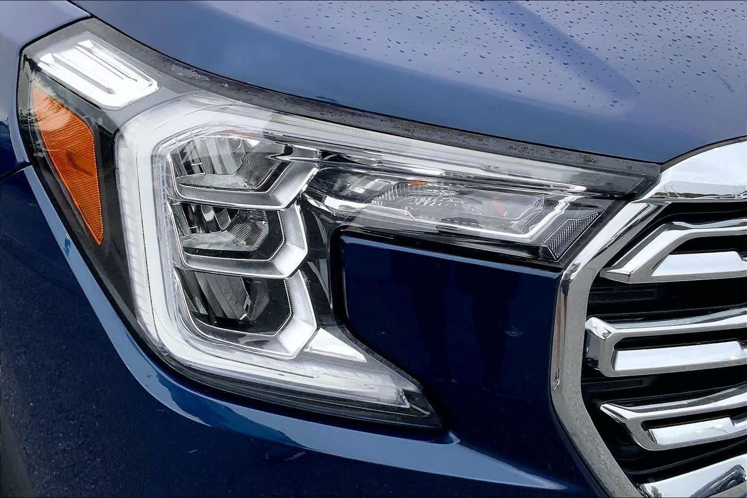 Used 2022 Marine Metallic GMC SLT image 24