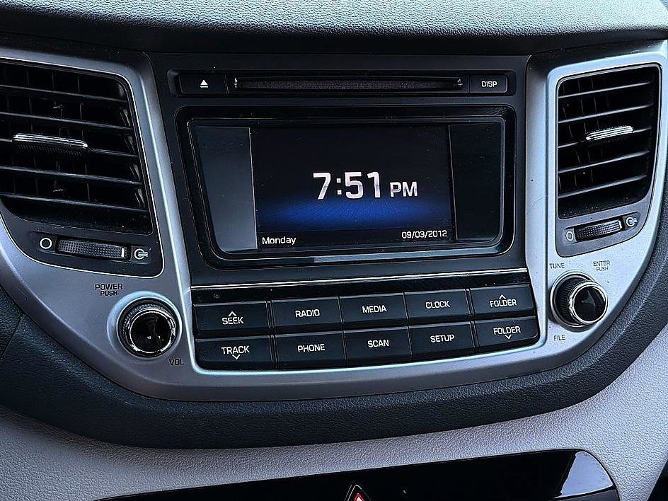 Used 2018 Coliseum Gray Hyundai SE image 12