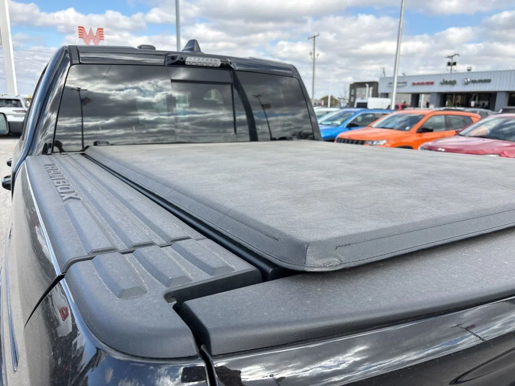 New 2026 Diamond Black Crystal Pearl-Coat Exterior Paint RAM Limited image 5