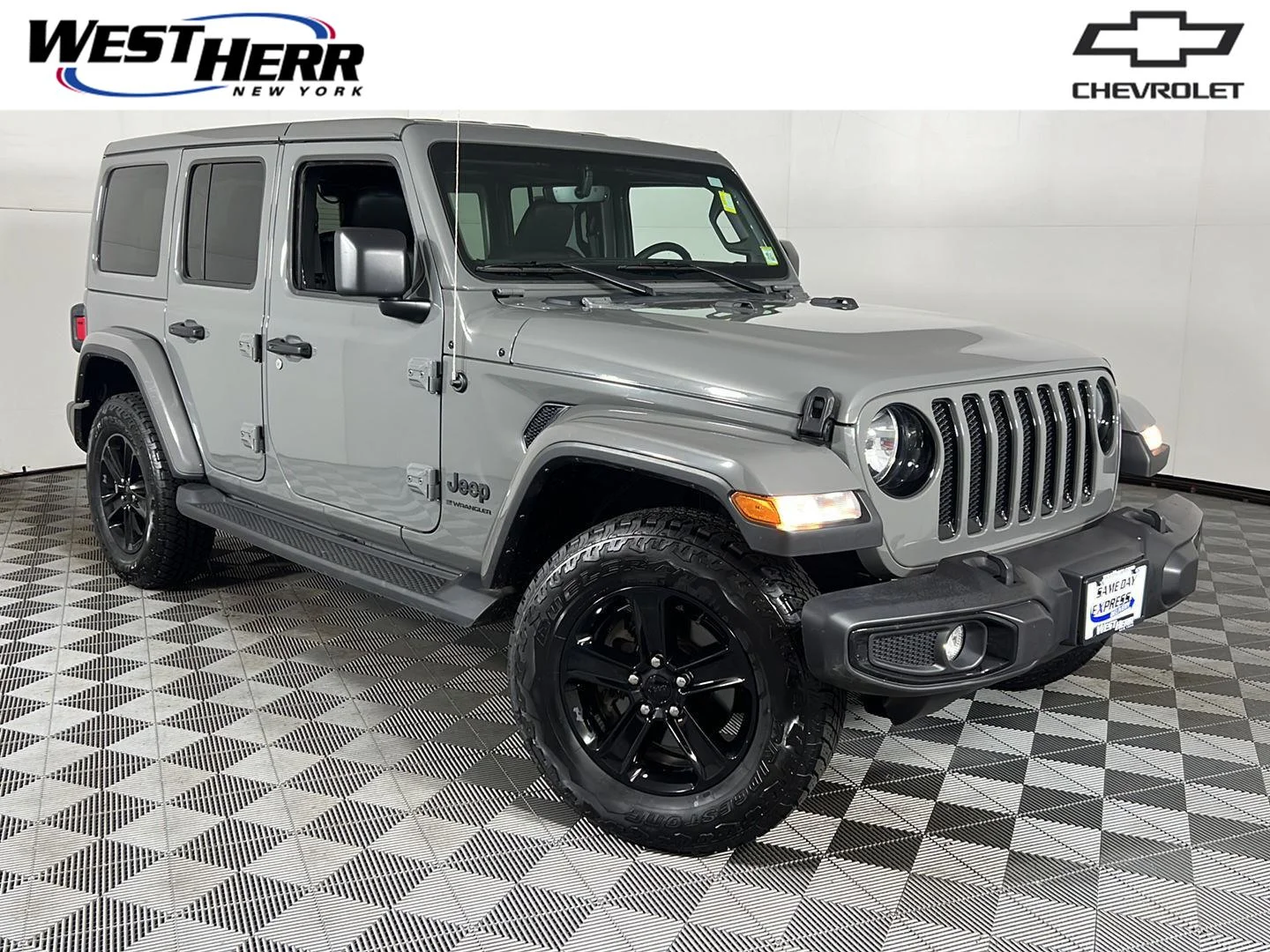 Used 2023 Sting-Gray Clearcoat Jeep Altitude image 1