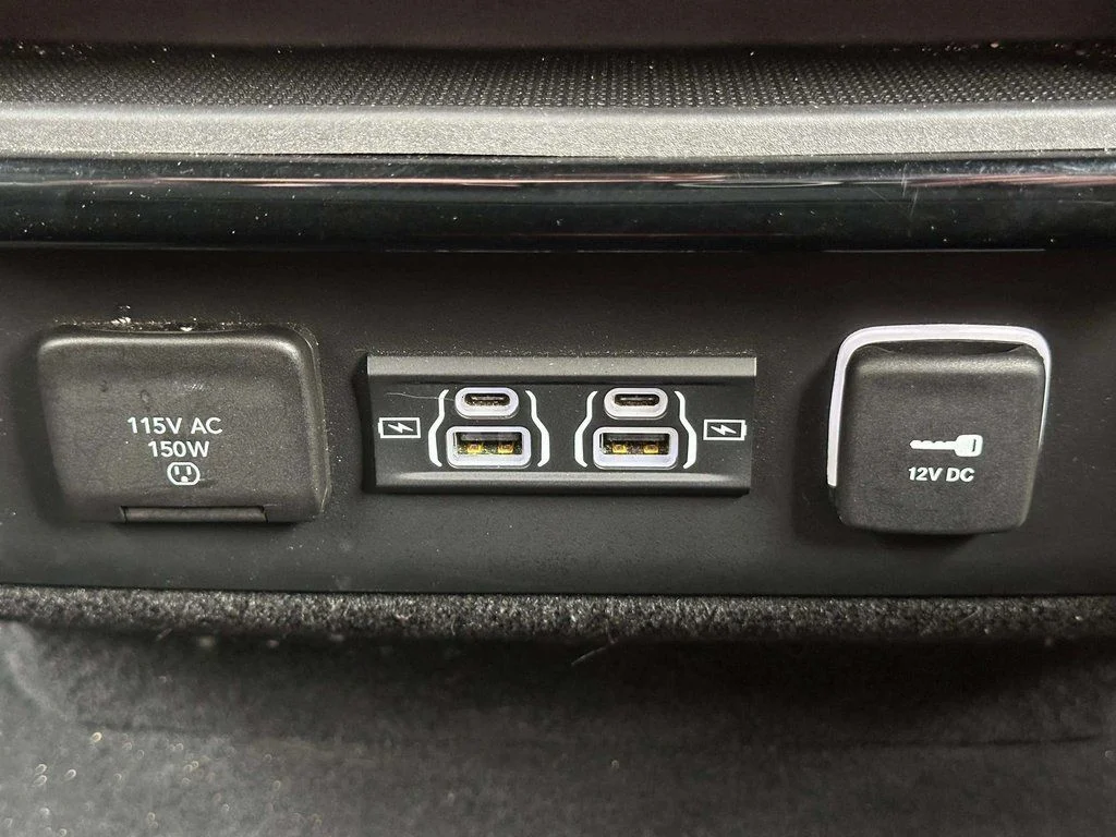 2023 Jeep Wagoneer L Series III - Photo 35