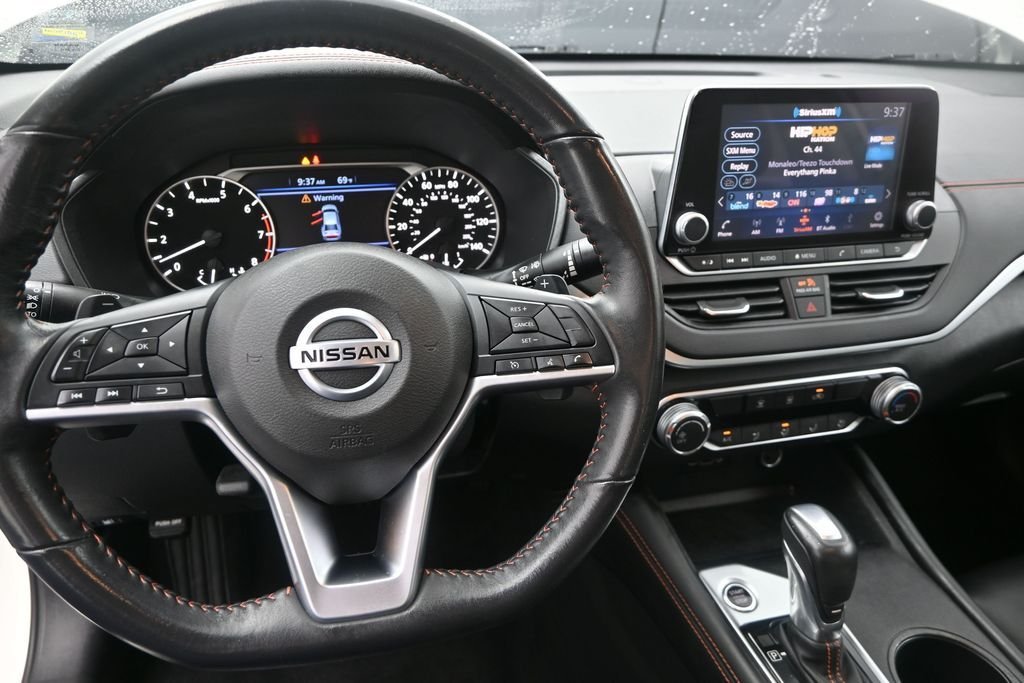 Used 2022 White Nissan 2.5 SR image 18
