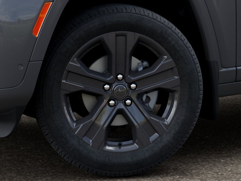 New 2027 Sting-Gray Clear-Coat Paint Jeep Limited Reserve image 4