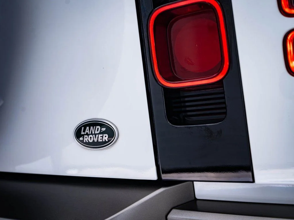 Used 2021 Fuji White Land Rover X-Dynamic HSE image 39