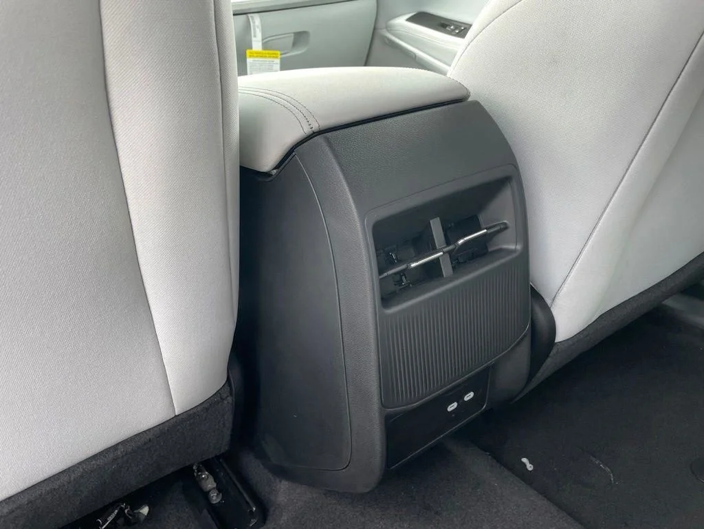 New 2026 Sting-Gray Clear-Coat Exterior Paint Jeep Laredo image 22